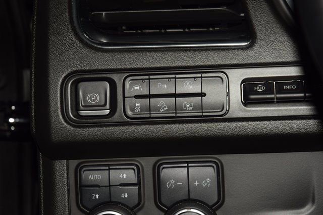 Used 2023 Chevrolet Tahoe High Country AWD/4WD image 35