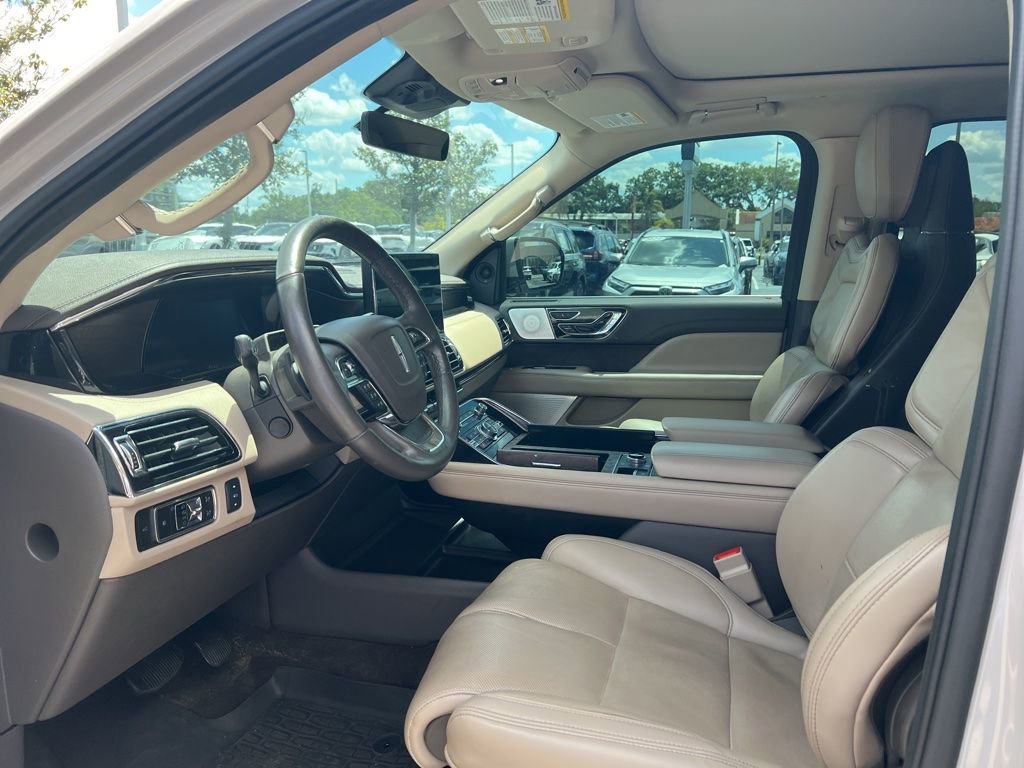 Used 2024 Lincoln Navigator L Reserve AWD/4WD image 8
