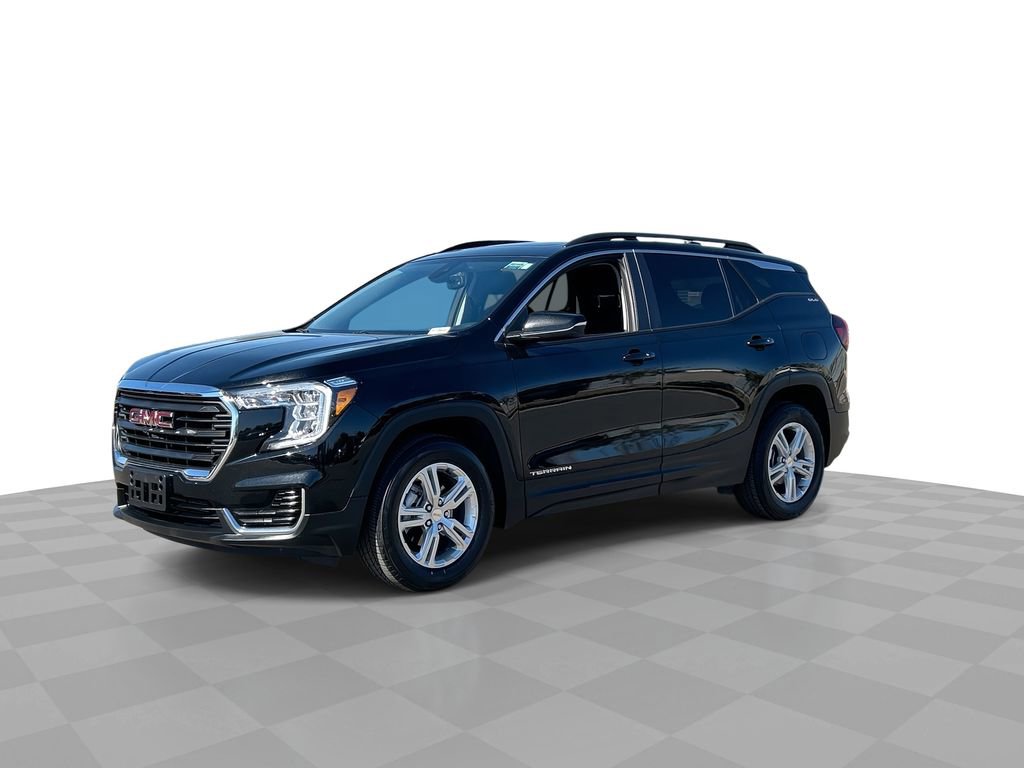Used 2022 GMC Terrain SLE w/ Driver Convenience Package image 4