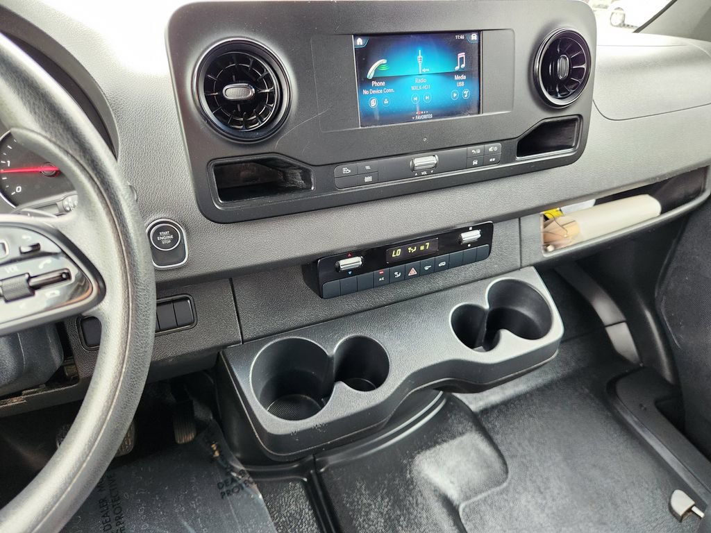 Used 2022 Mercedes-Benz Sprinter 2500 image 30