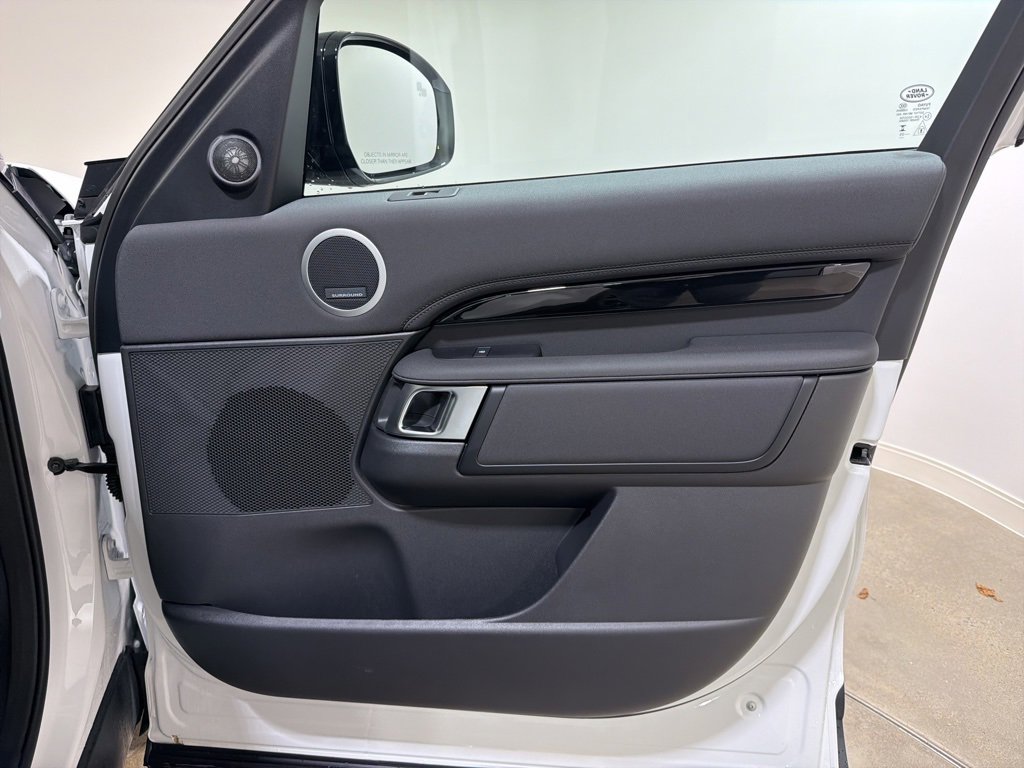 New 2025 Land Rover Discovery S image 23