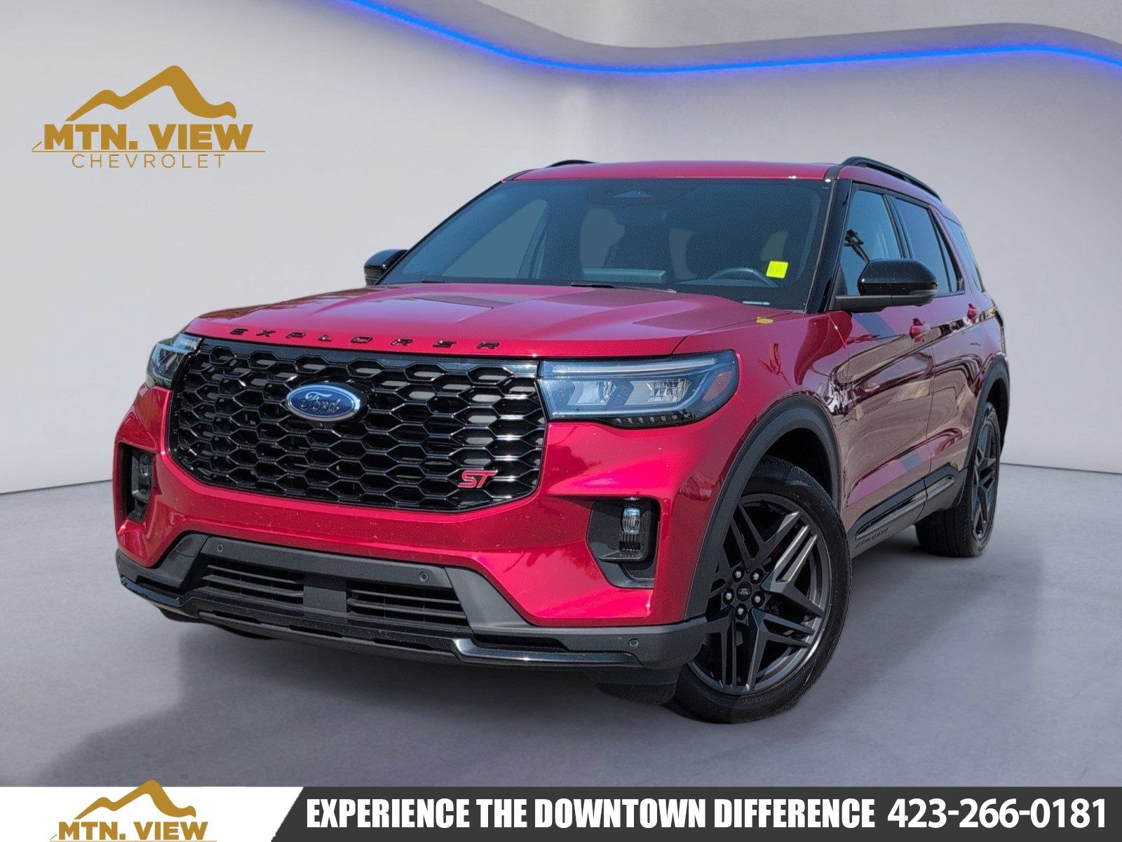 Used 2025 Ford Explorer ST AWD/4WD image 1