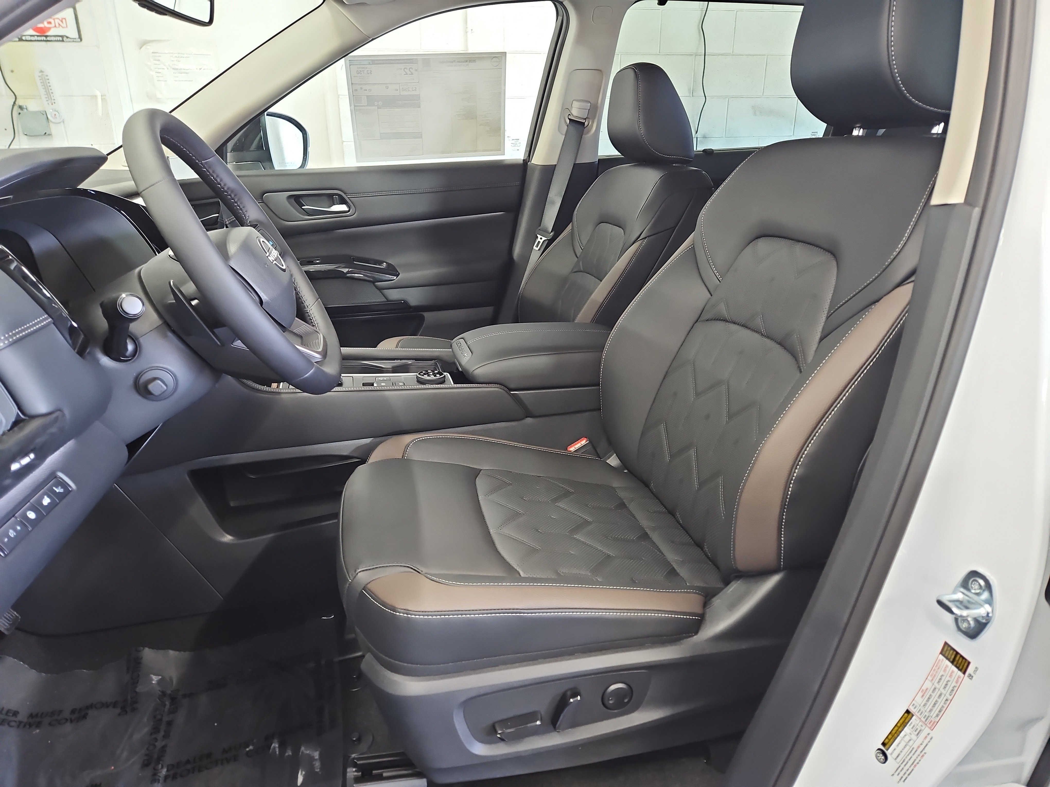 New 2026 Nissan Pathfinder Platinum w/ Cargo Package AWD/4WD image 8