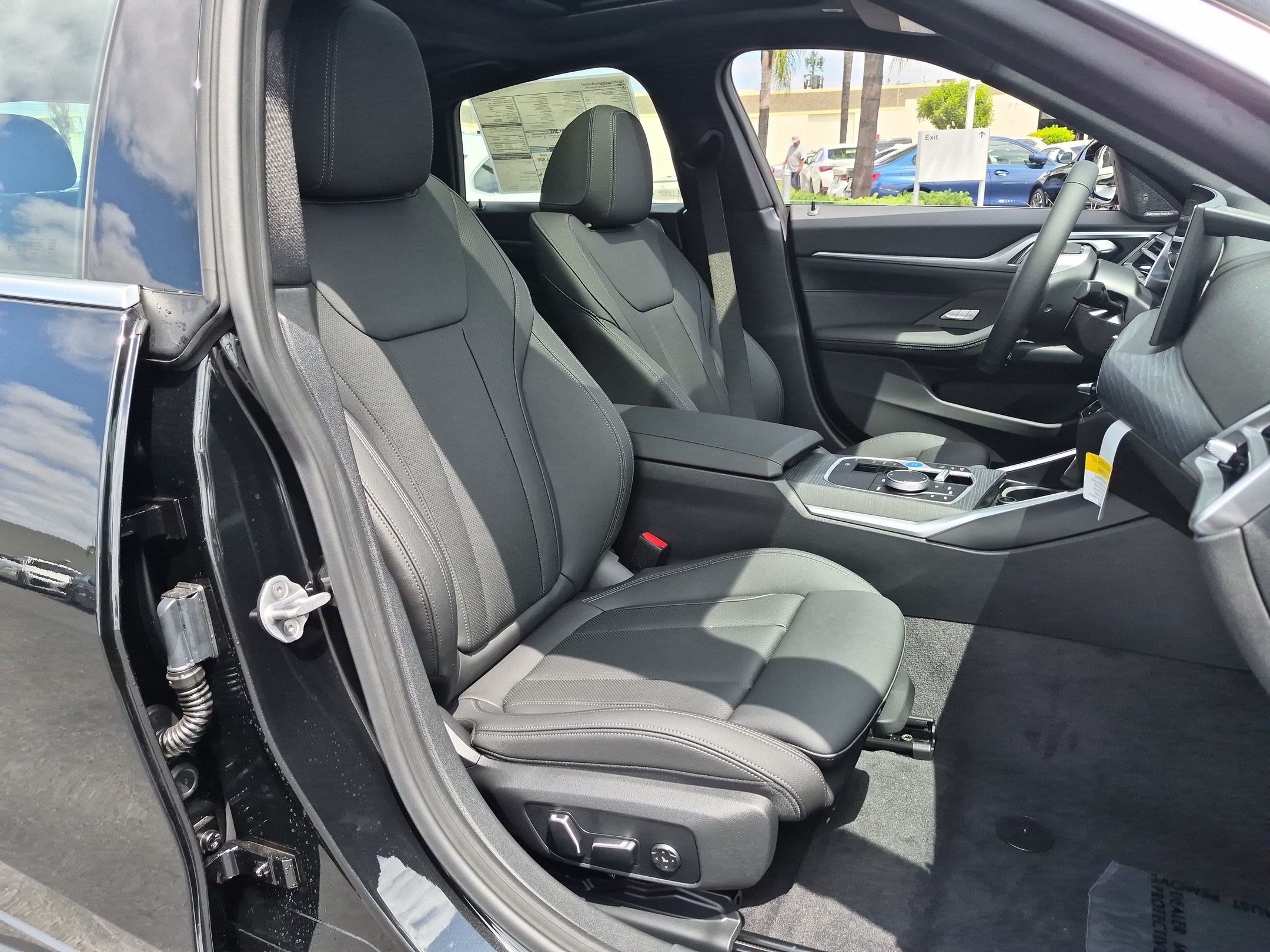 New 2026 BMW i4 eDrive40 w/ Parking Assistance Package RWD image 33