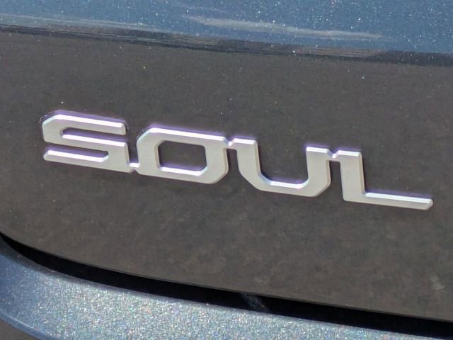 Used 2025 Kia Soul LX w/ LX Technology Package FWD image 10