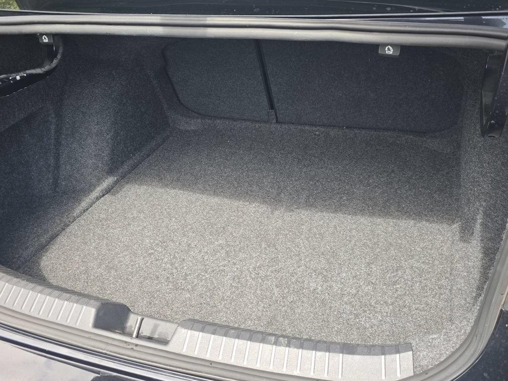 Certified 2024 Volkswagen Jetta S FWD image 29