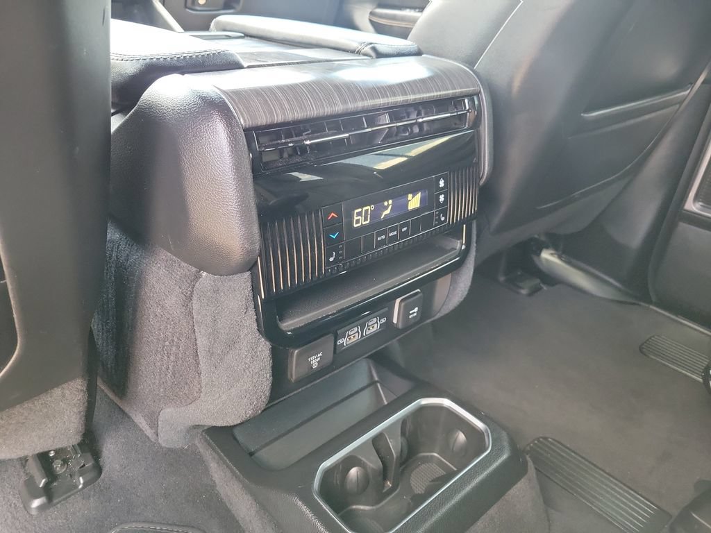 Used 2024 Jeep Wagoneer Series III AWD/4WD image 10