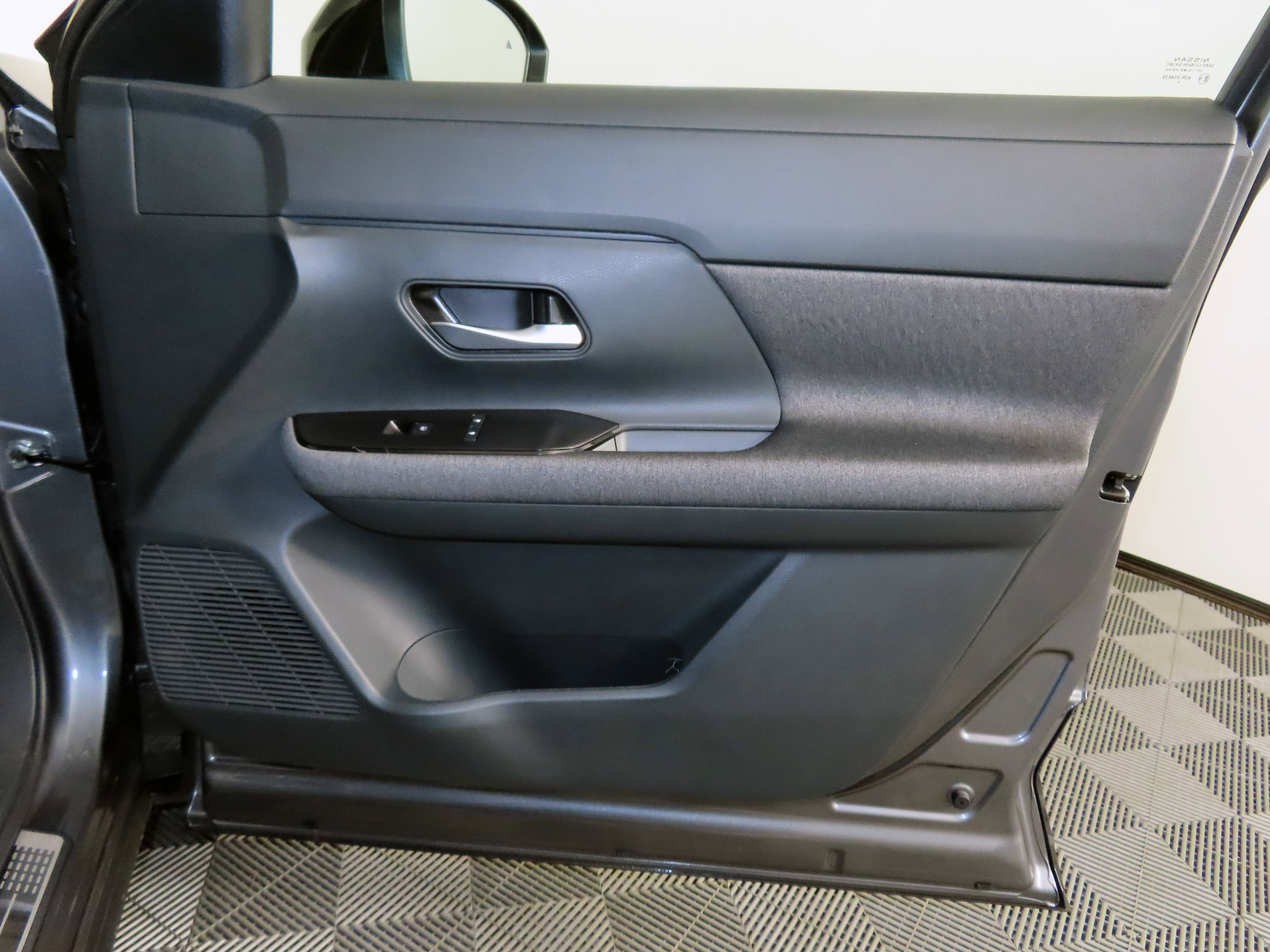 Certified 2025 Nissan Kicks SV w/ Illumination Package image 45