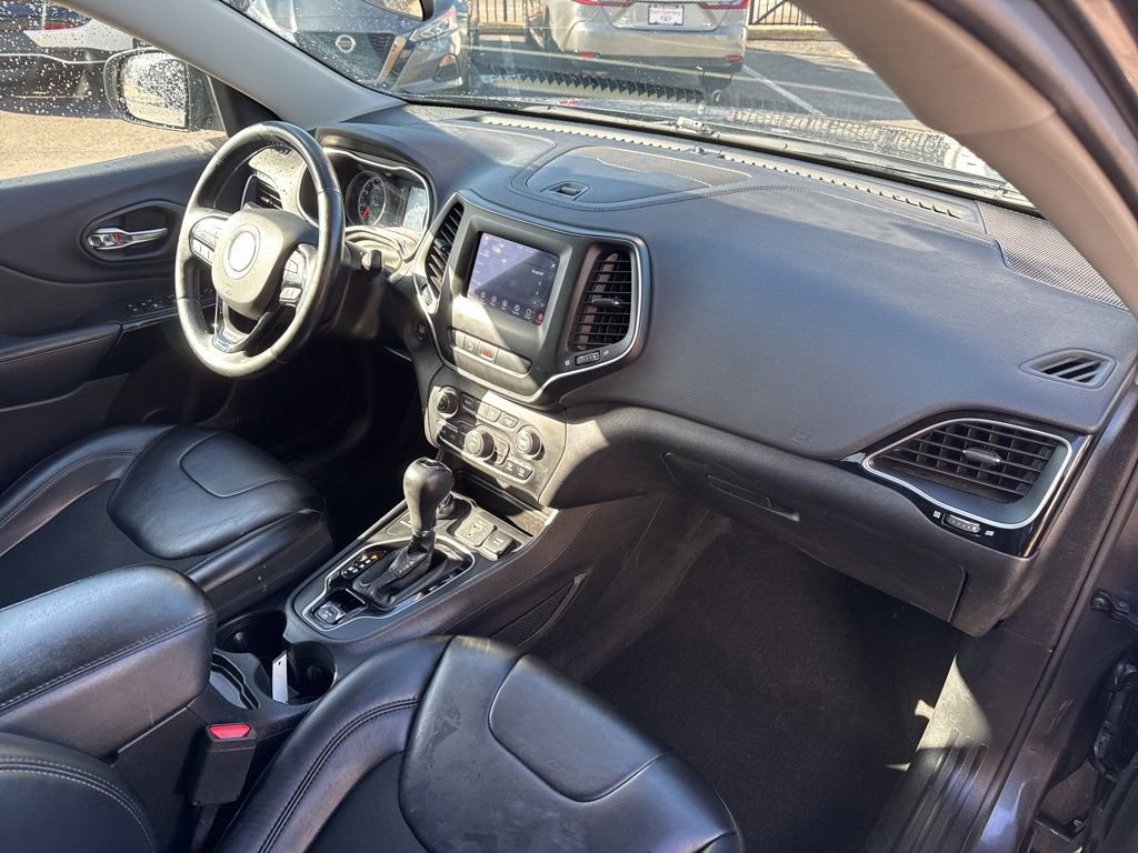 Used 2019 Jeep Cherokee Latitude Plus image 31
