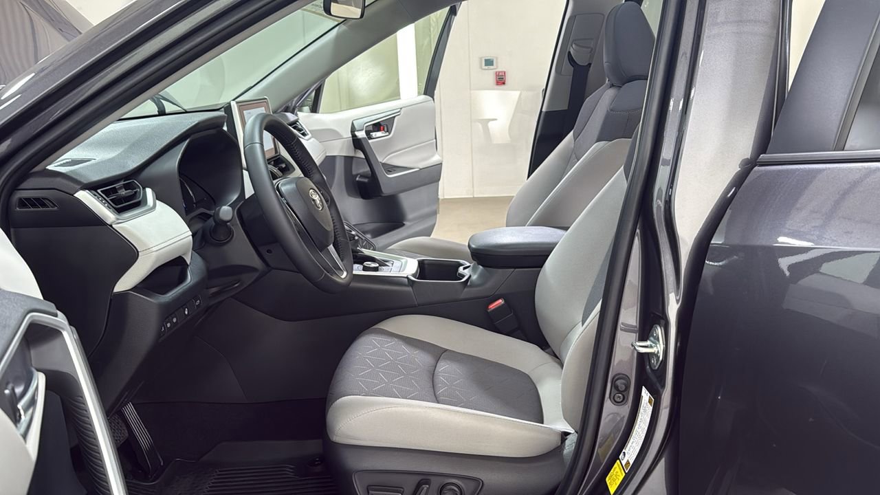 Certified 2025 Toyota RAV4 XLE w/ Convenience Package image 12