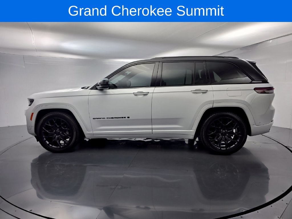 Used 2025 Jeep Grand Cherokee Summit w/ Obsidian Package AWD/4WD image 7