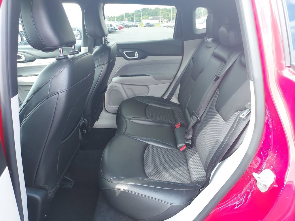 Used 2024 Jeep Compass Latitude AWD/4WD image 14