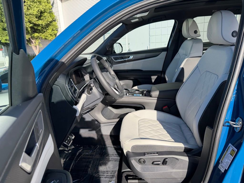 New 2026 Volkswagen Atlas Cross Sport SEL Premium R-Line image 17