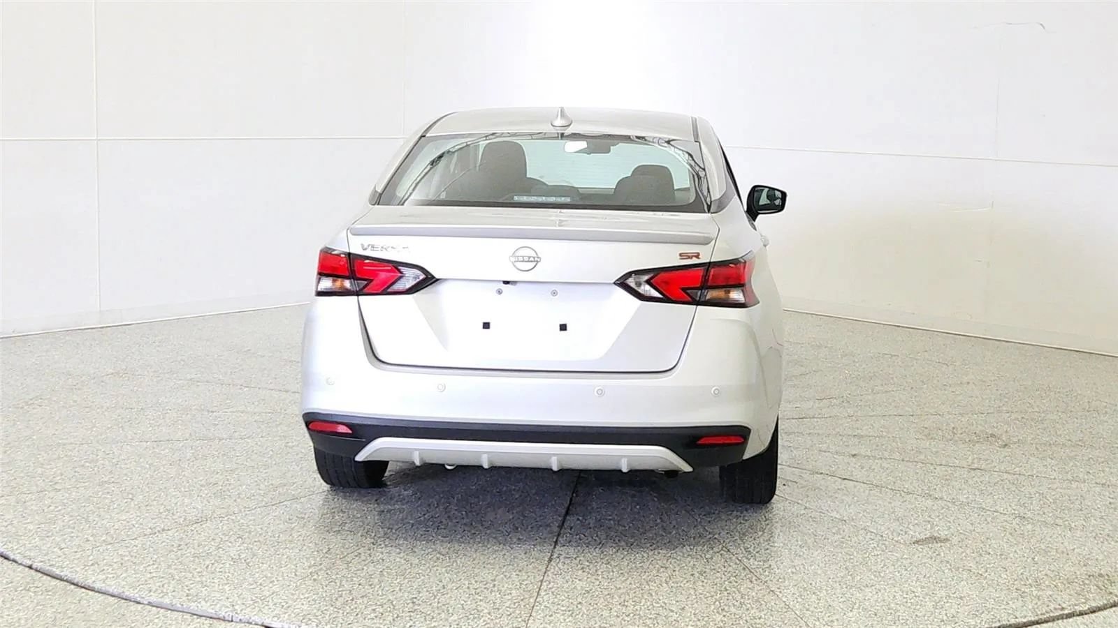 Used 2024 Nissan Versa SR FWD image 6