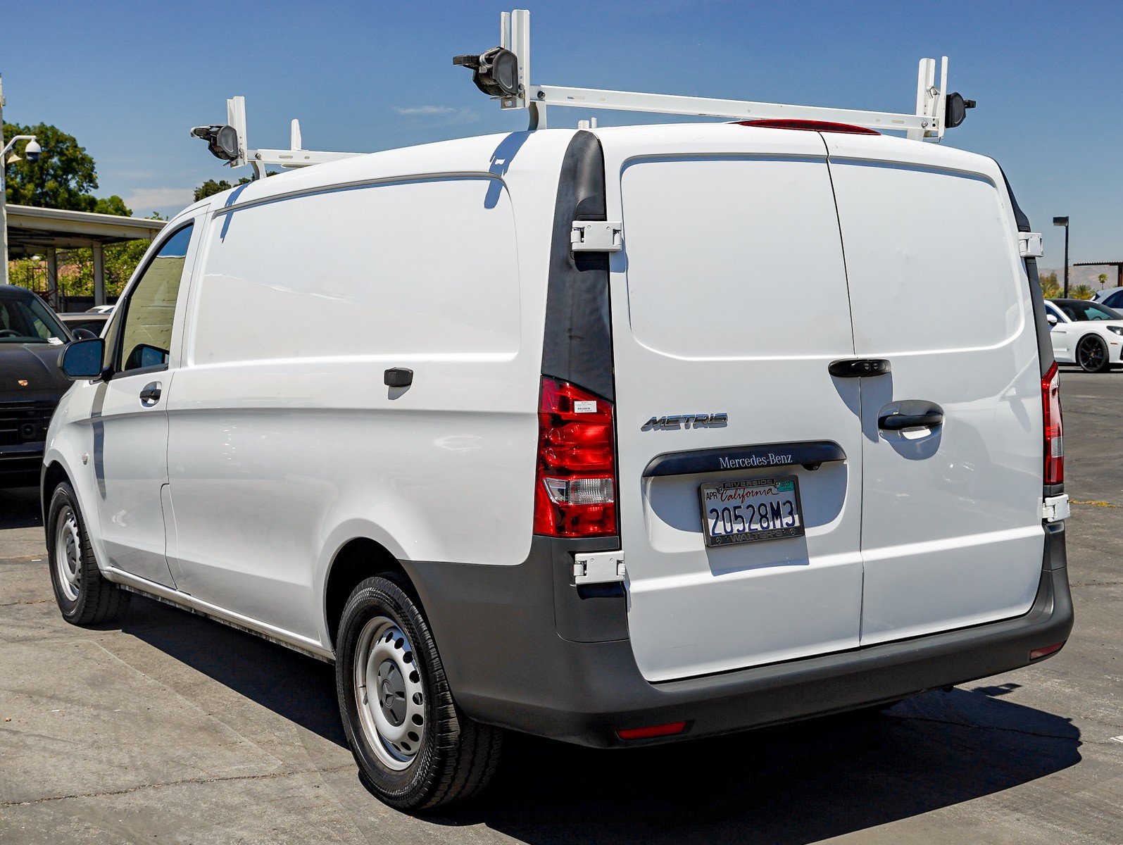 Used 2022 Mercedes-Benz Metris image 3