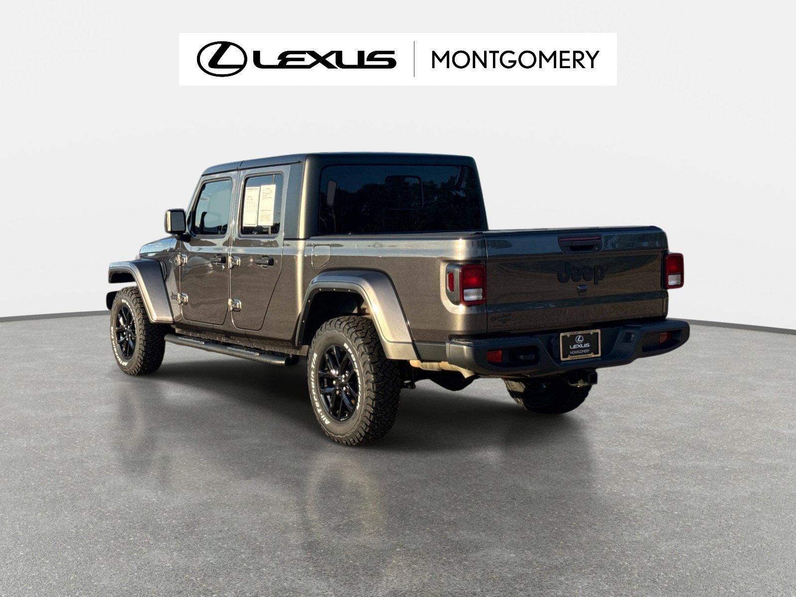 Used 2022 Jeep Gladiator Sport AWD/4WD image 5