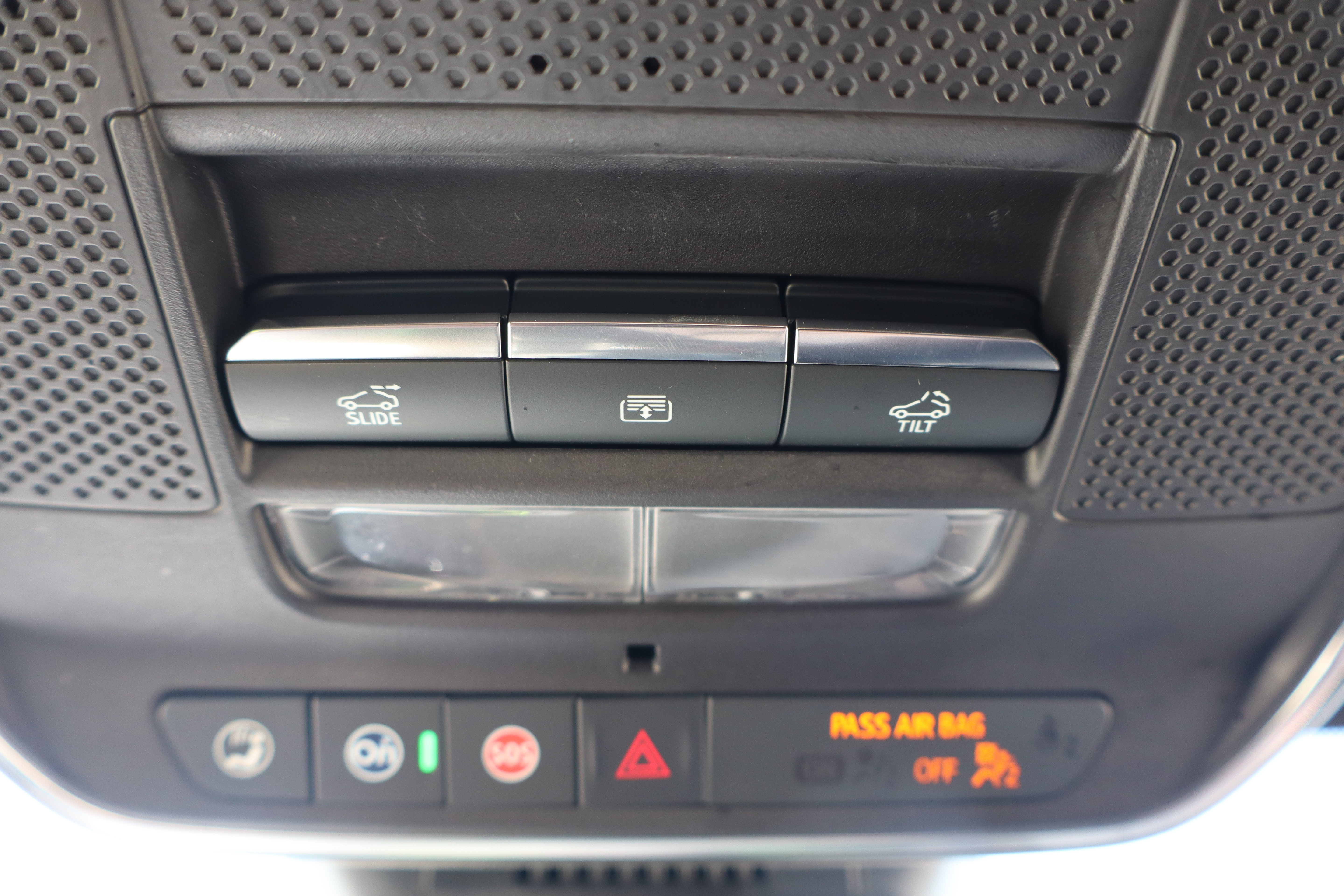 Used 2025 Chevrolet Equinox RS AWD/4WD image 24