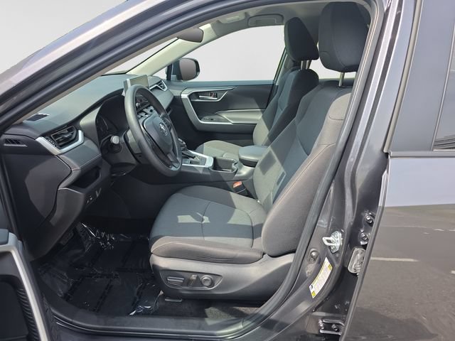 Used 2024 Toyota RAV4 XLE AWD/4WD image 11