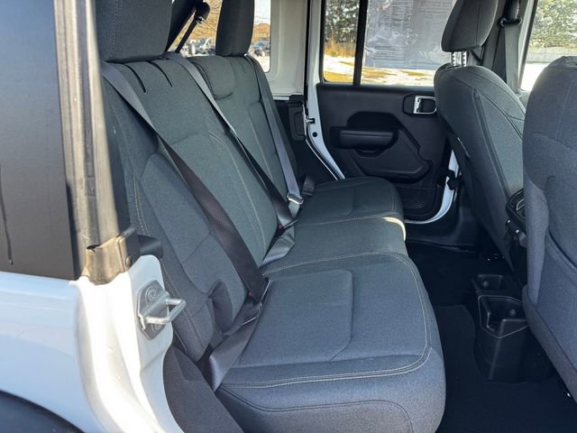 Used 2025 Jeep Wrangler Willys image 16