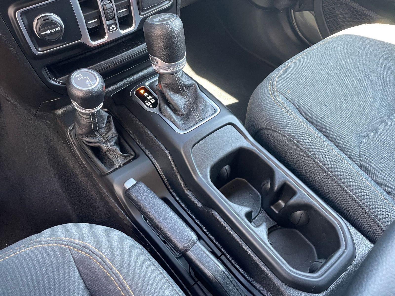 Used 2025 Jeep Wrangler Sport S image 40