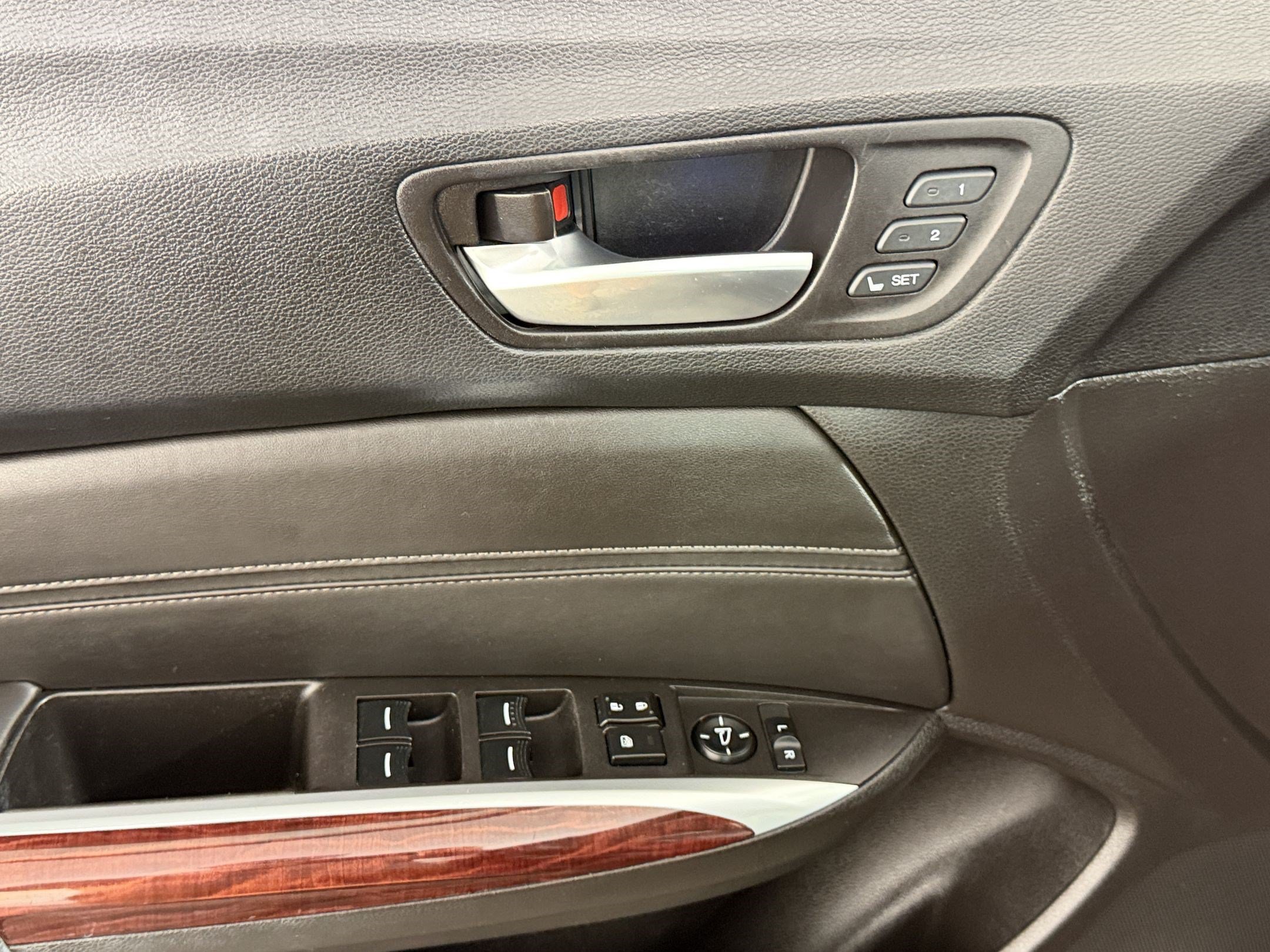 Used 2016 Acura TLX FWD image 26