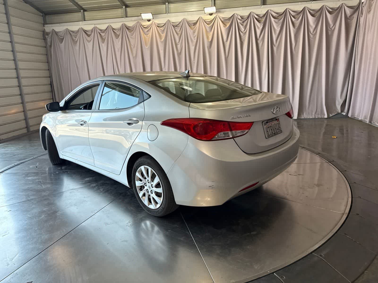 Used 2012 Hyundai Elantra GLS FWD image 5