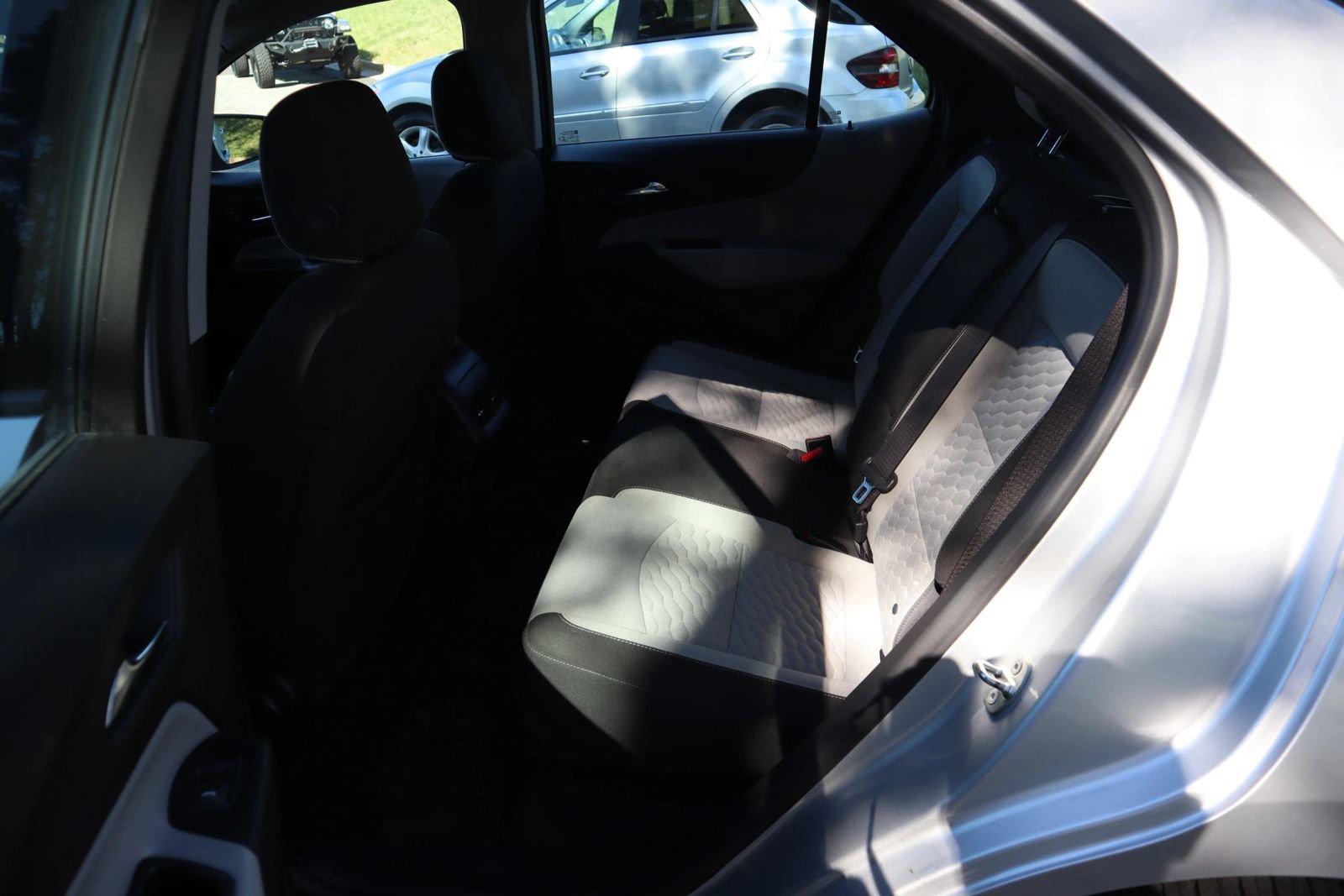Used 2019 Chevrolet Equinox LS FWD image 12
