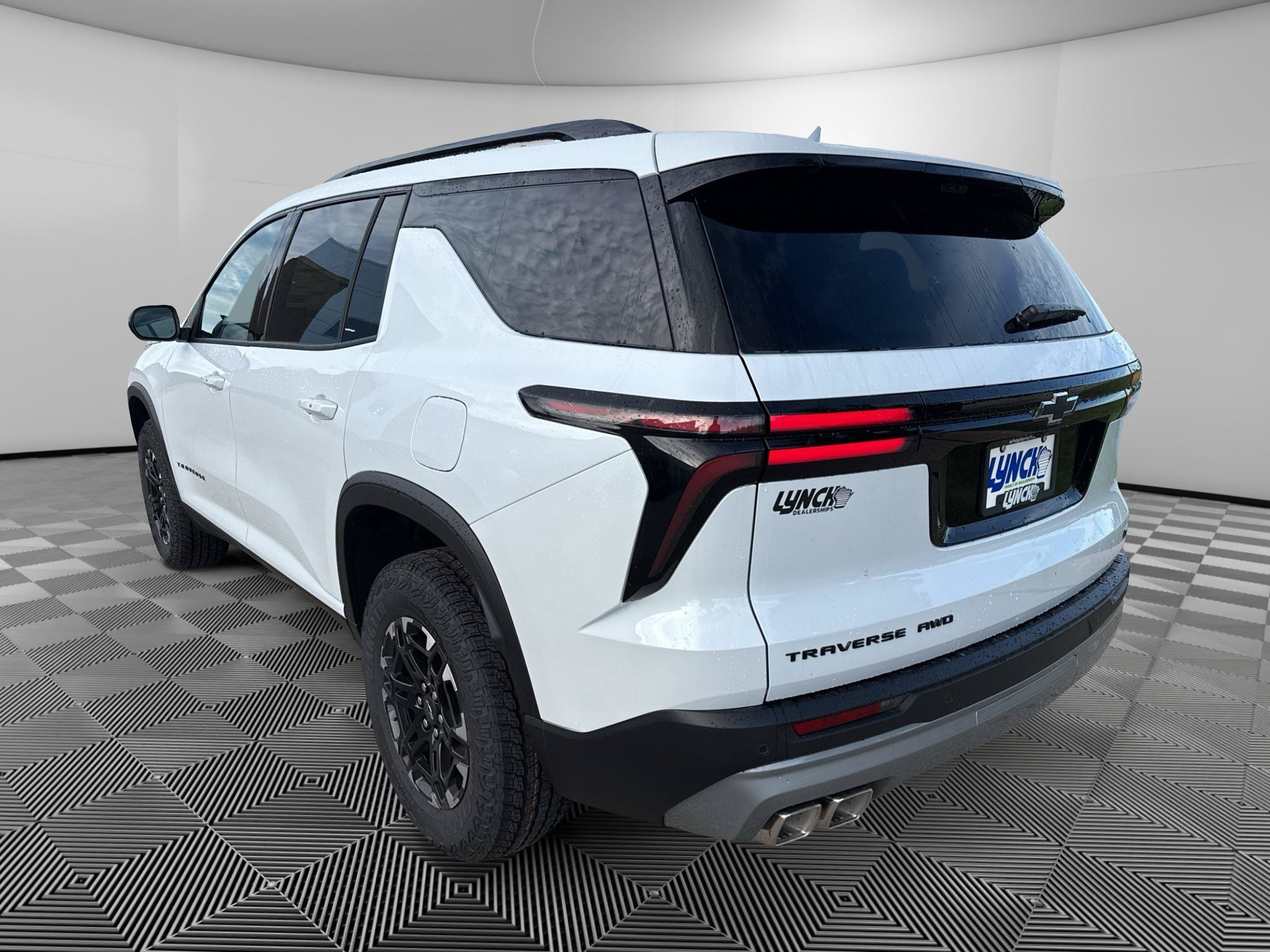 New 2027 Chevrolet Traverse Z71 w/ Driver Confidence Package AWD/4WD image 3