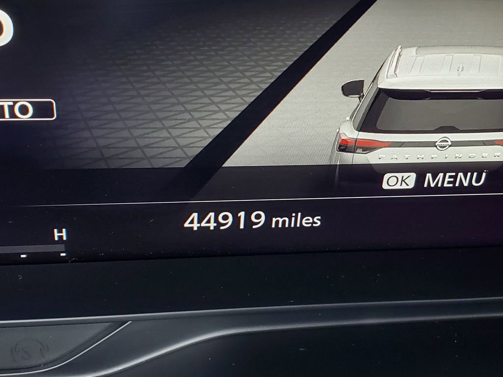 Used 2023 Nissan Pathfinder Platinum image 26