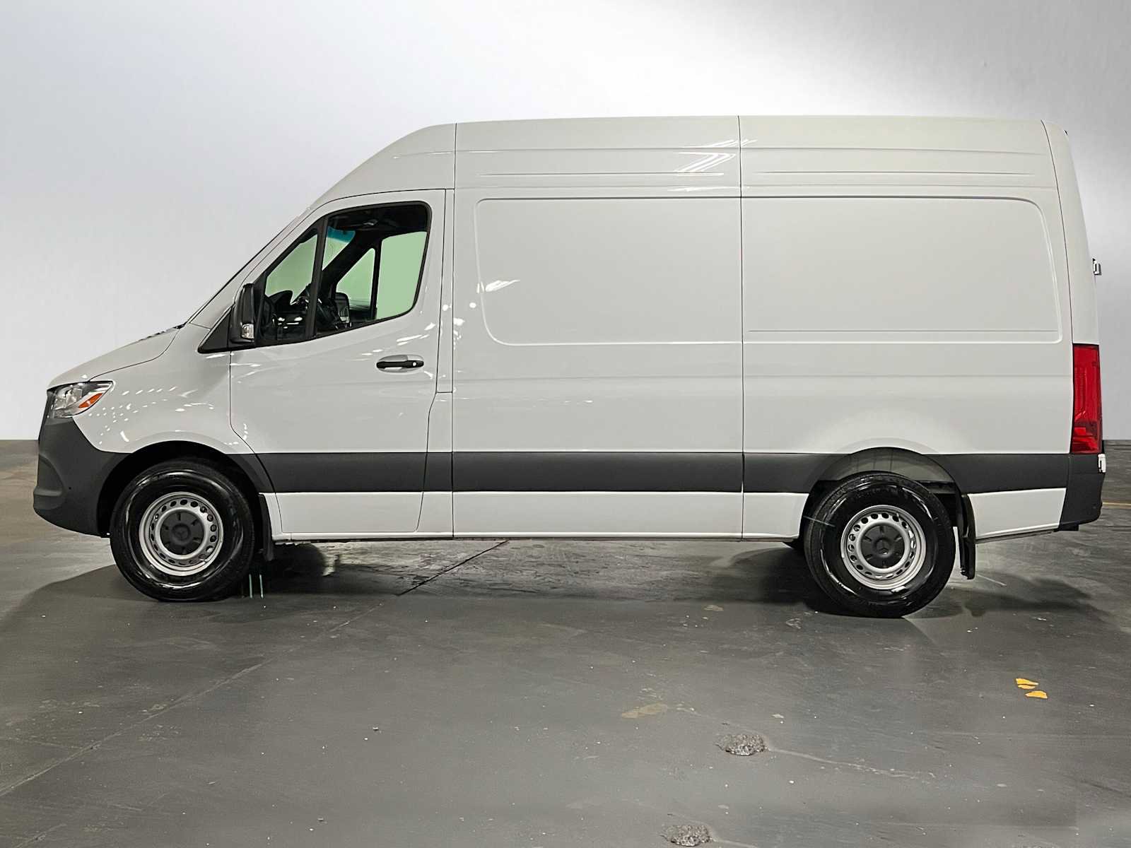 Used 2025 Mercedes-Benz Sprinter 2500 image 6