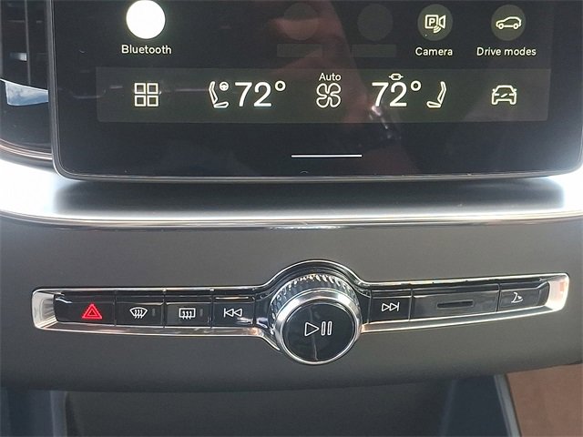 New 2026 Volvo XC90 B6 Plus w/ Protection Package Premier image 9