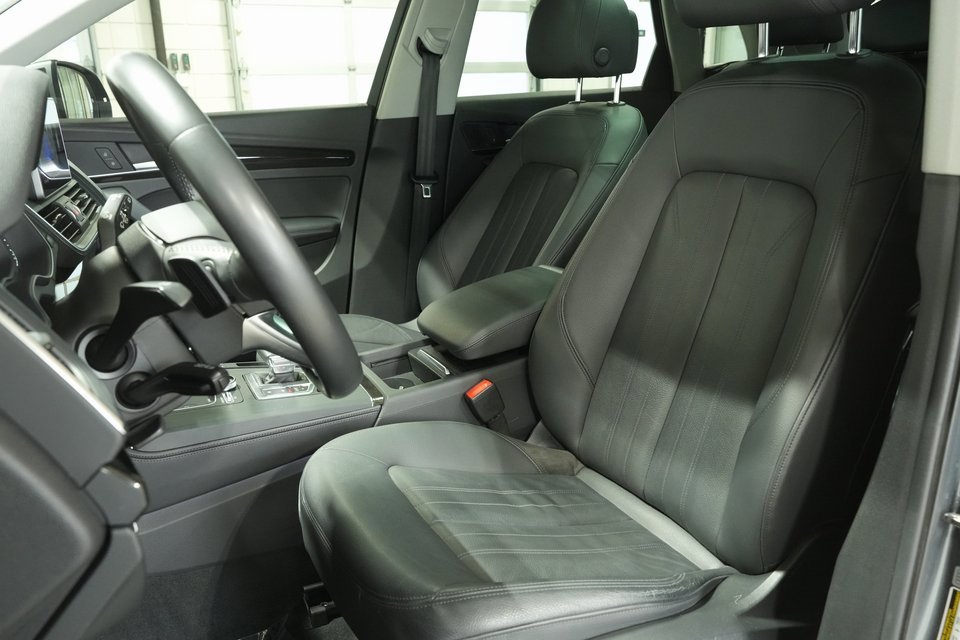 Used 2020 Audi Q5 2.0T Premium Plus w/ Premium Plus Package image 23
