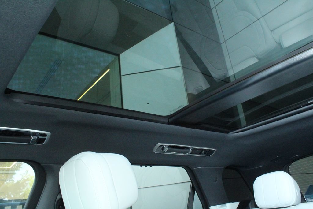 New 2026 Land Rover Range Rover Sport SE AWD/4WD image 12