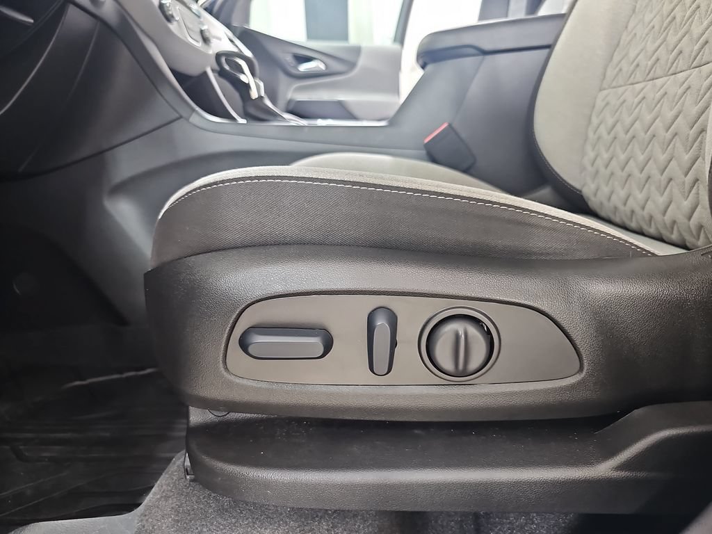 Certified 2024 Chevrolet Equinox LS w/ LS Convenience Package FWD image 34