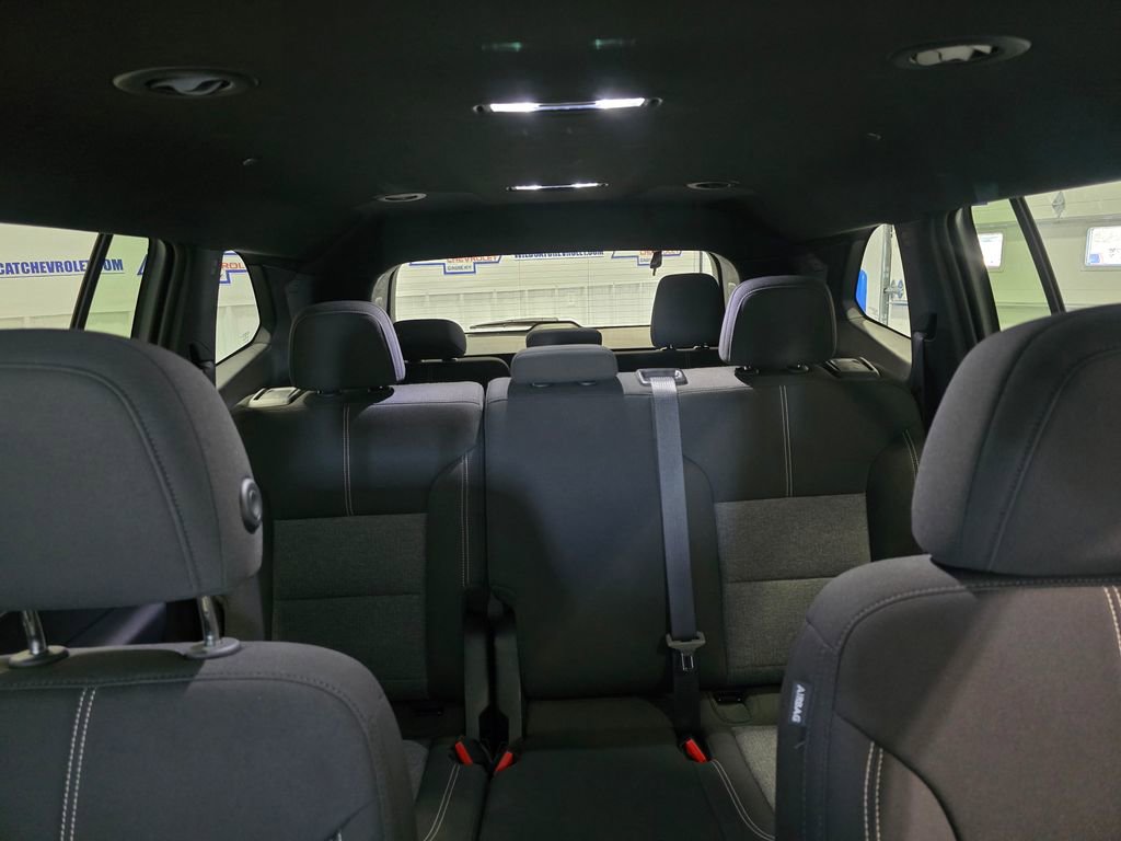 Used 2025 GMC Acadia Elevation image 18