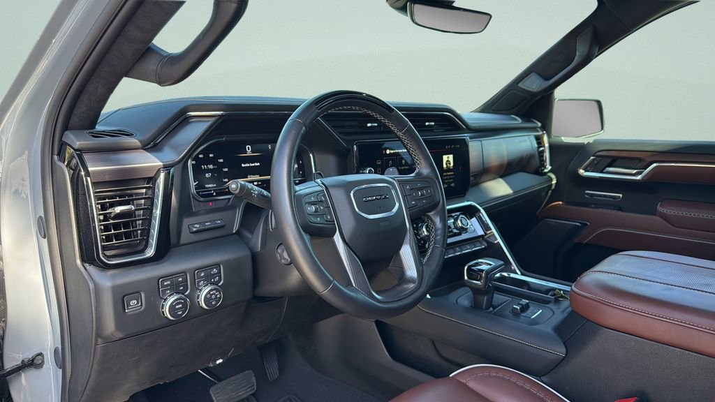 Used 2025 GMC Sierra 1500 Denali Ultimate image 4