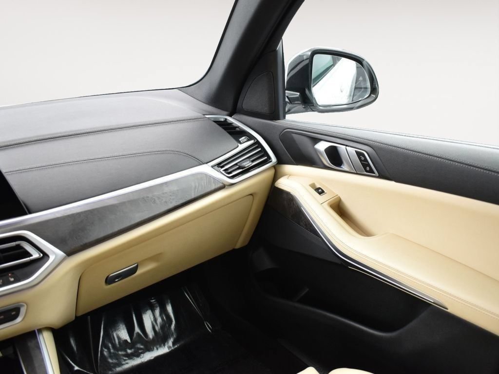 Used 2022 BMW X5 sDrive40i w/ Premium Package RWD image 17