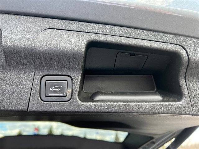 Used 2021 GMC Acadia SLE w/ Driver Convenience Package image 17