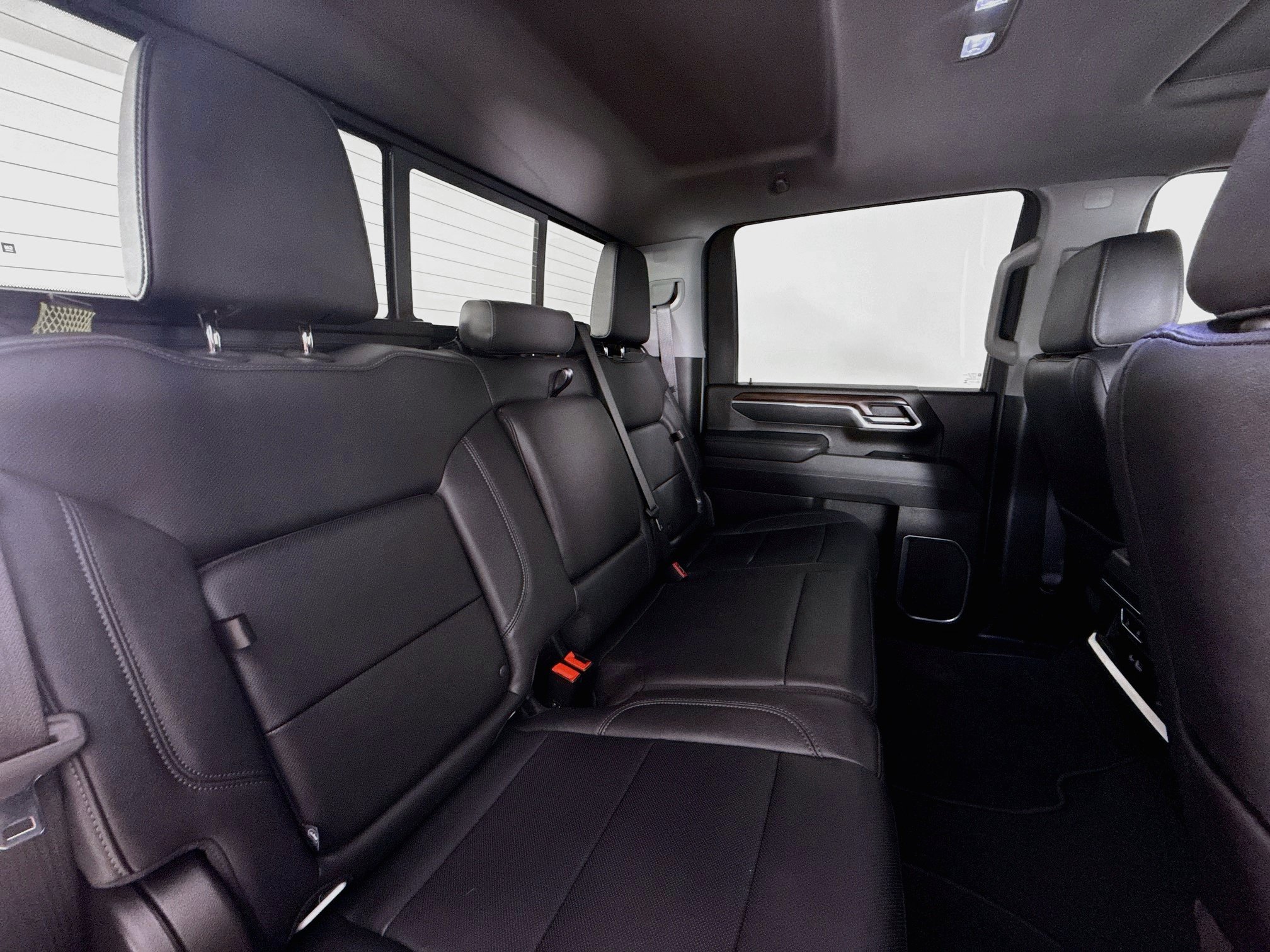 Used 2025 GMC Sierra 3500 SLT w/ SLT Premium Package AWD/4WD image 32