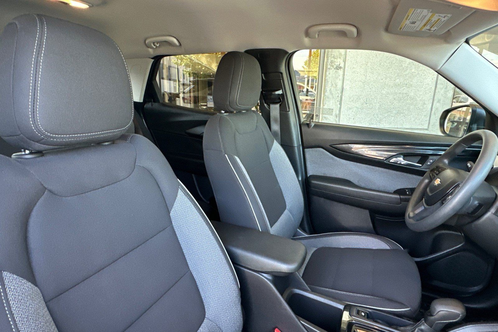 Used 2025 Chevrolet TrailBlazer LS w/ LS Convenience Package FWD image 34