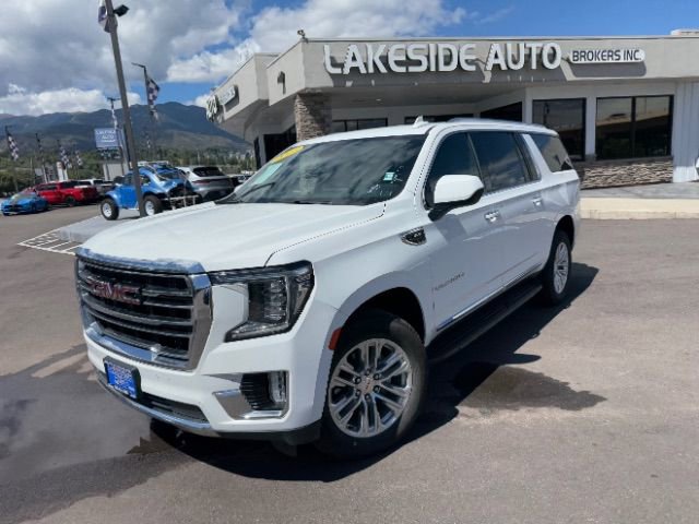 Used 2023 GMC Yukon XL SLT image 3