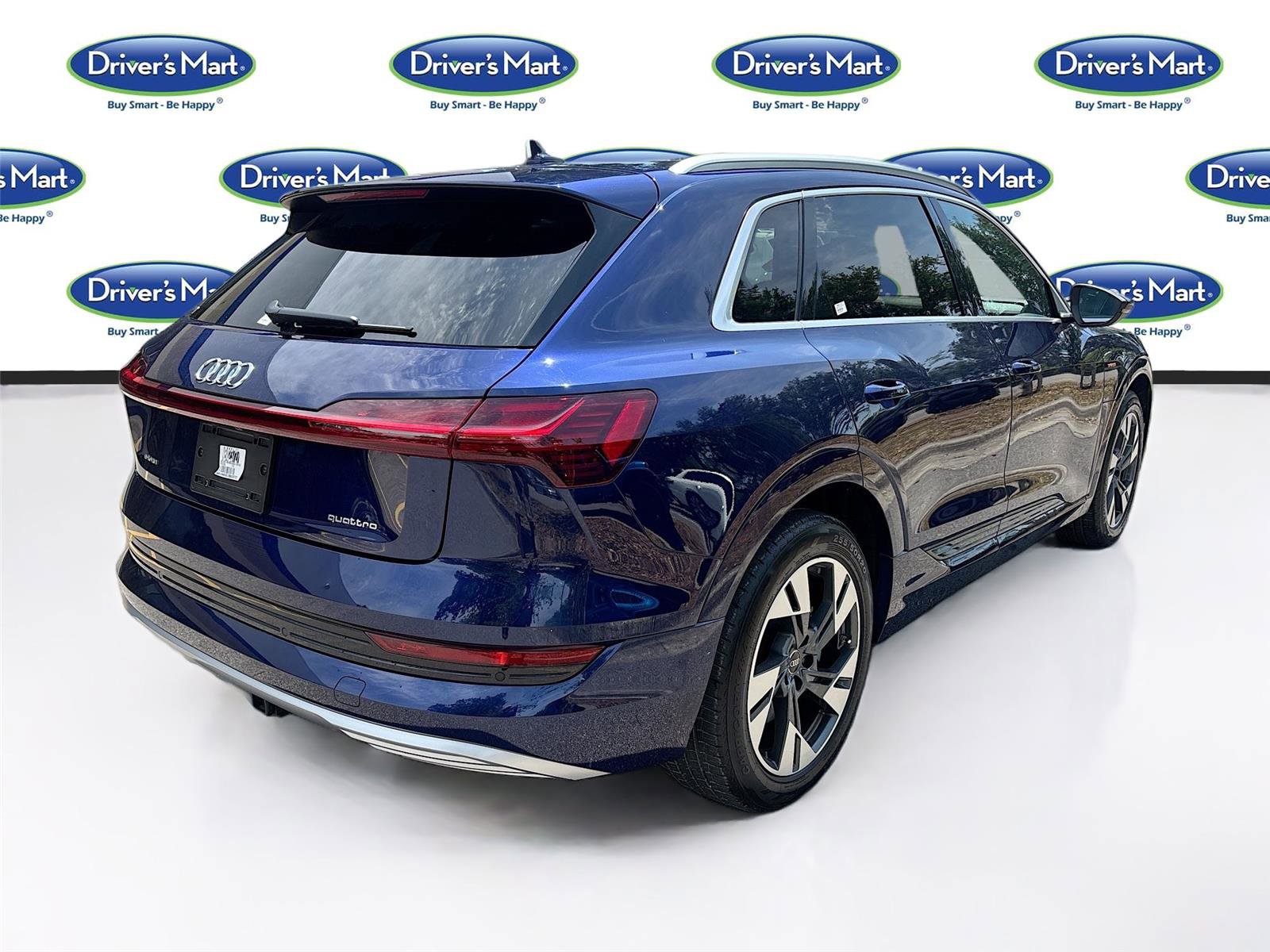 Used 2022 Audi e-tron Premium w/ Towing Package AWD/4WD image 7