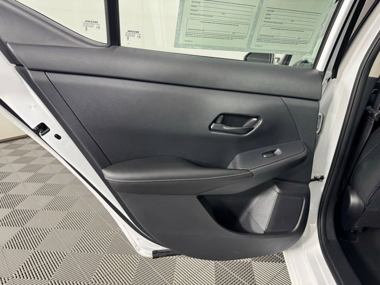 Used 2025 Nissan Sentra SV FWD image 30