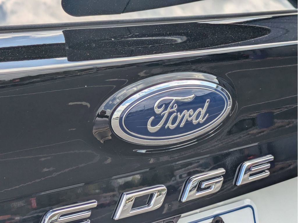 Certified 2024 Ford Edge ST w/ Equipment Group 401A image 9
