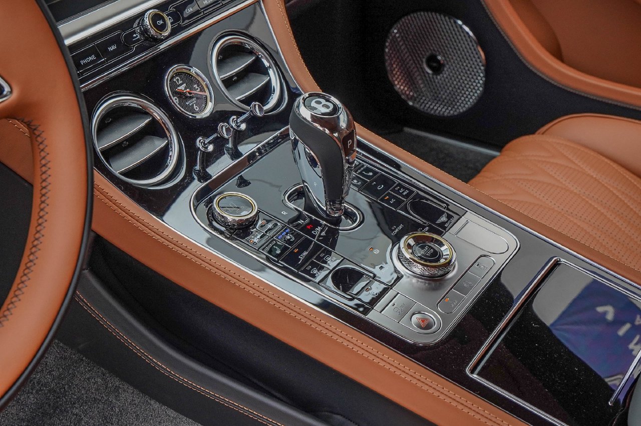 New 2026 Bentley Continental GT Azure AWD/4WD image 23
