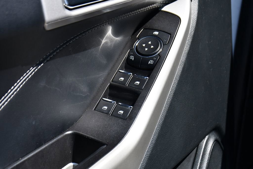 Used 2021 Ford Explorer XLT w/ Equipment Group 202A AWD/4WD image 25