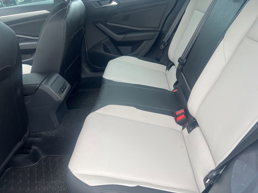 Used 2019 Volkswagen Jetta R-Line w/ R-Line Cold Weather Package FWD image 16