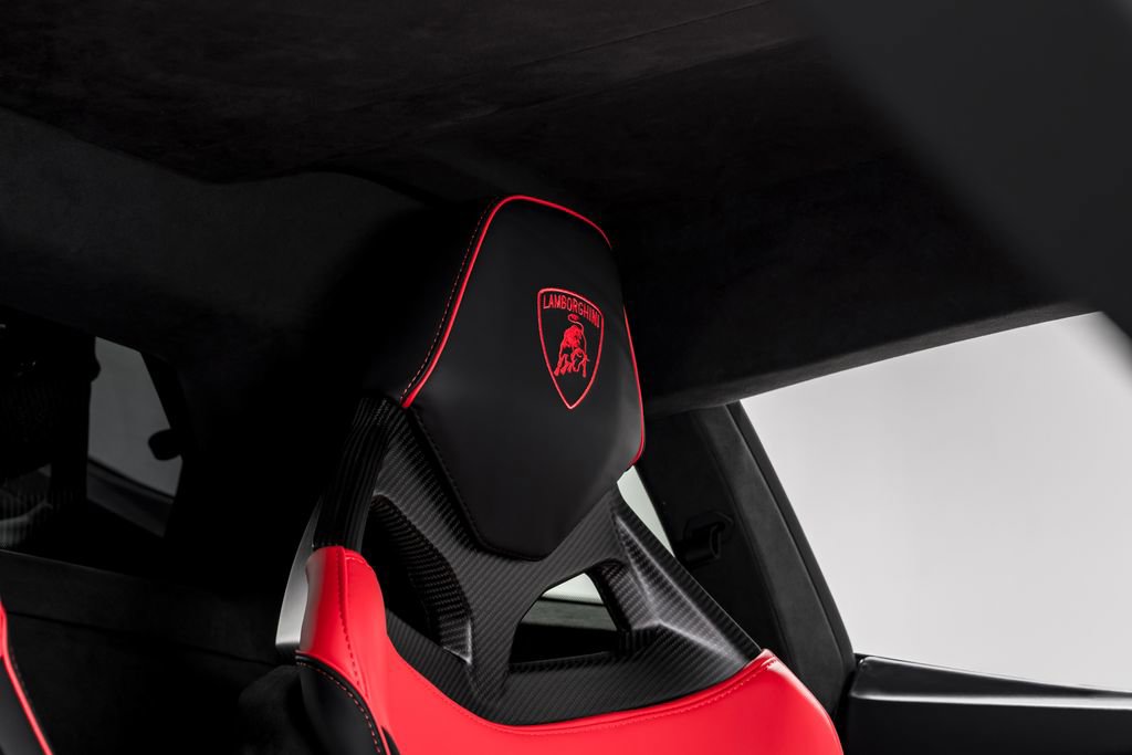 Used 2025 Lamborghini Revuelto image 34