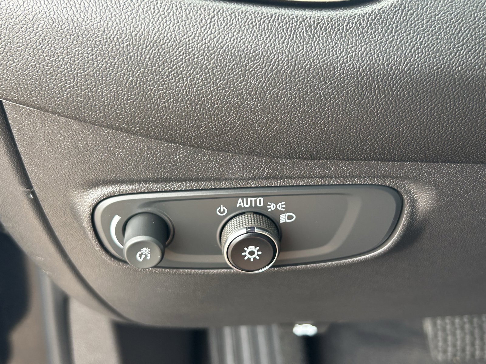 Certified 2024 Chevrolet Equinox LT FWD image 32