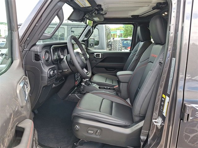 Certified 2025 Jeep Wrangler Unlimited Rubicon w/ Technology Group image 3